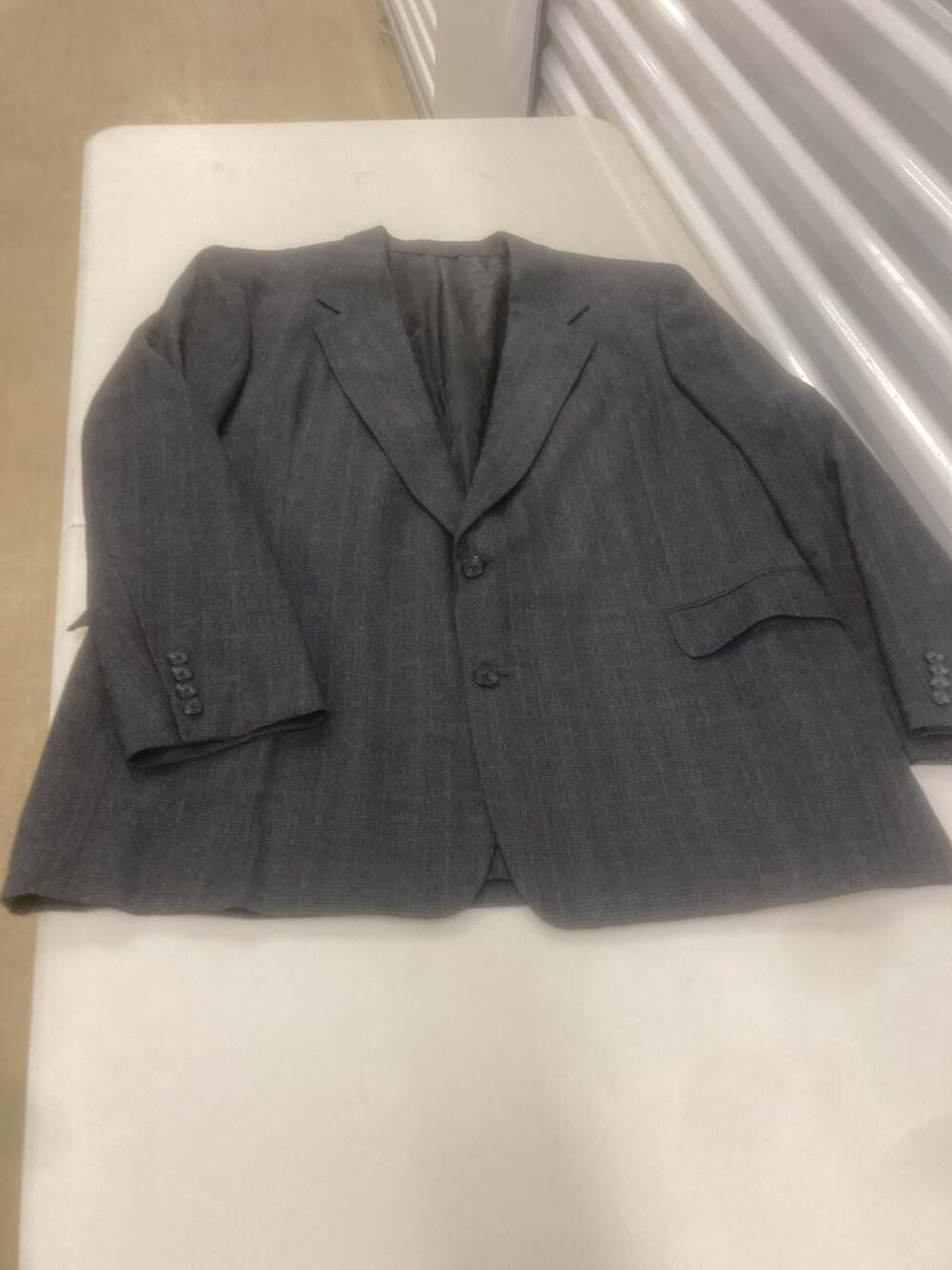 Vintage Men's Charcoal Gray Windowpane Two-Button Sport Coat Blazer